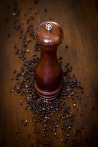 Black Pepper Mill & Corns